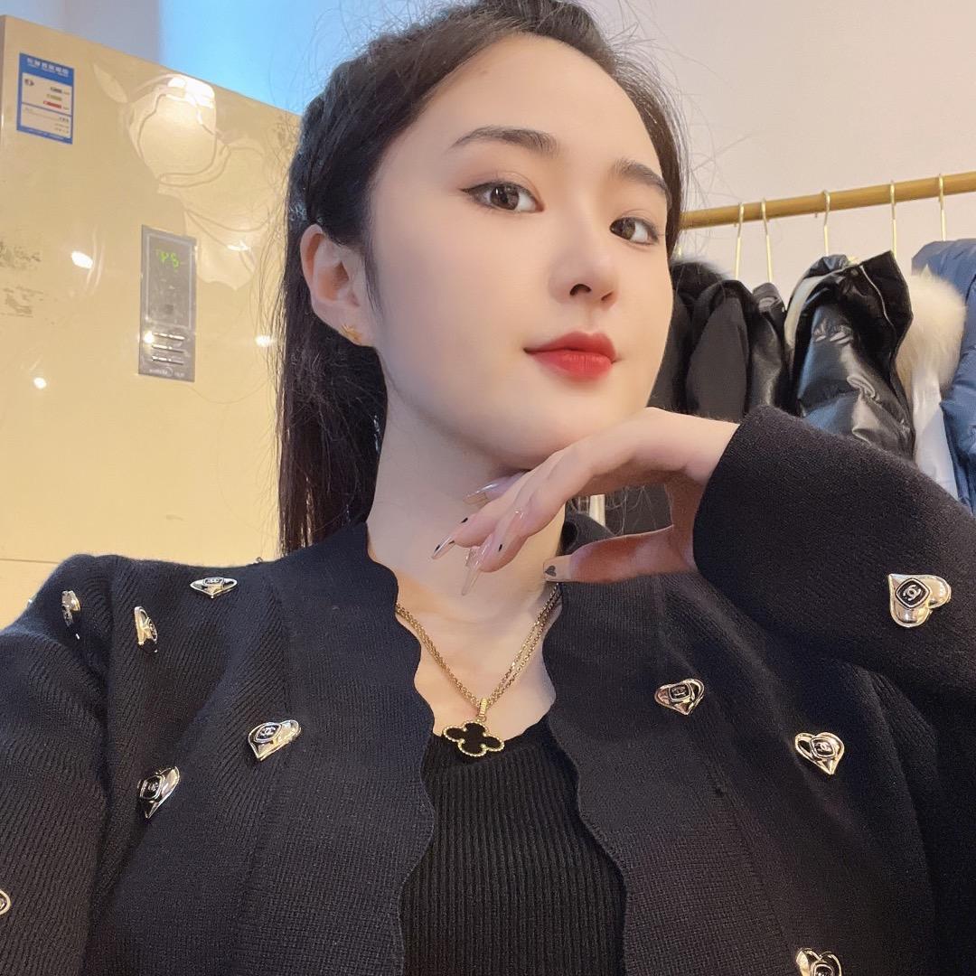 婉儿微胖穿搭