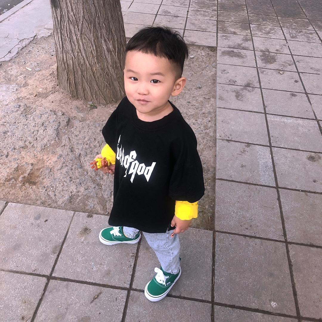 跳舞的左左