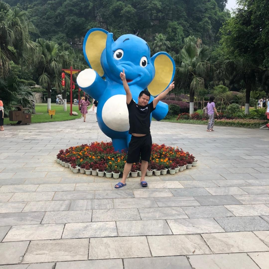 爱骑行的小少爷