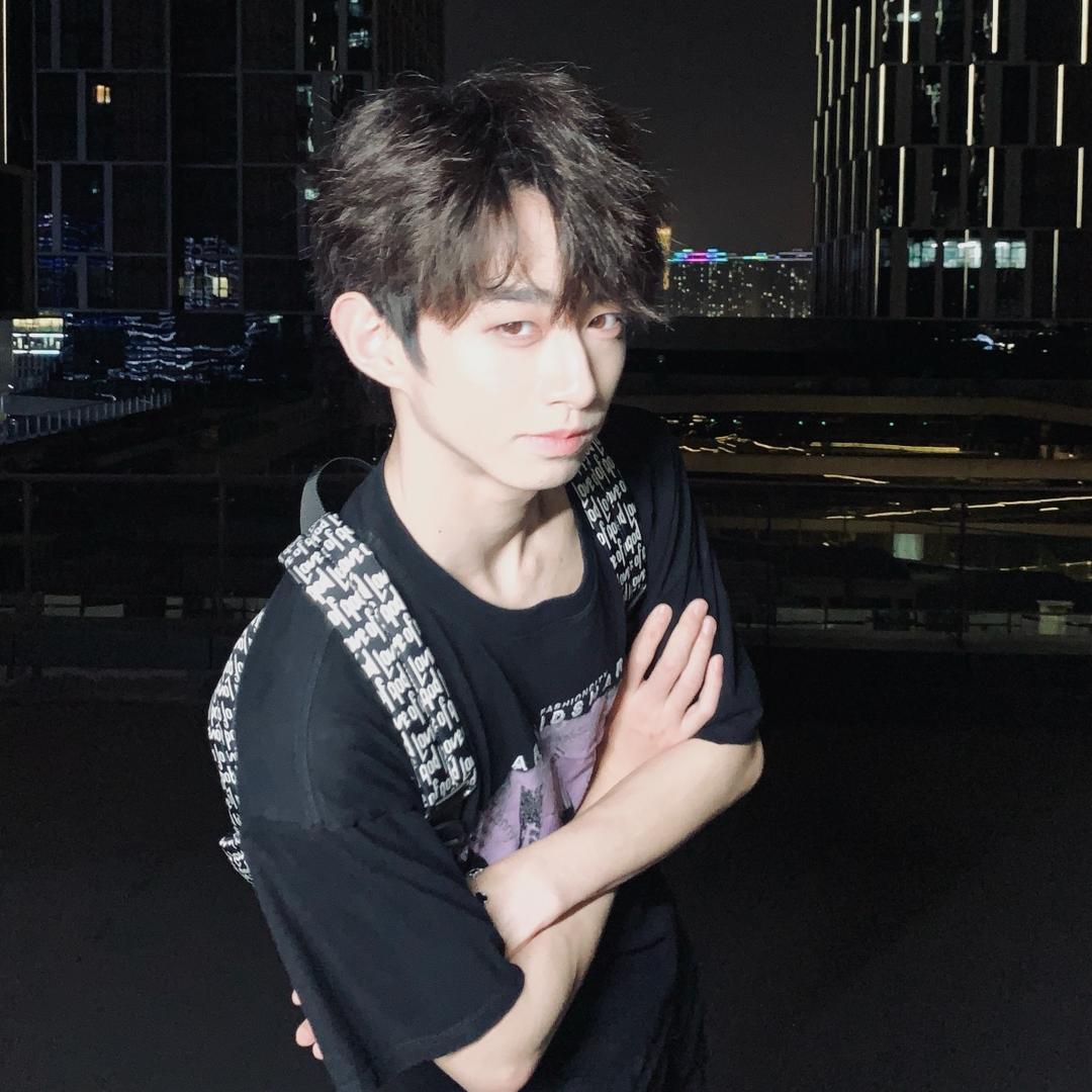 杨舟
