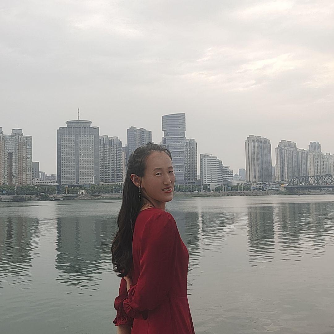 军翔百货长虹路店尹海荣