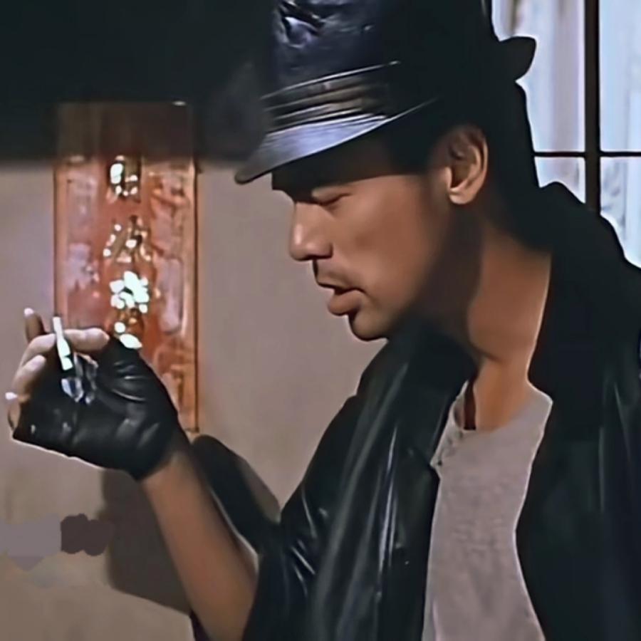 詹姆斯·邦硬