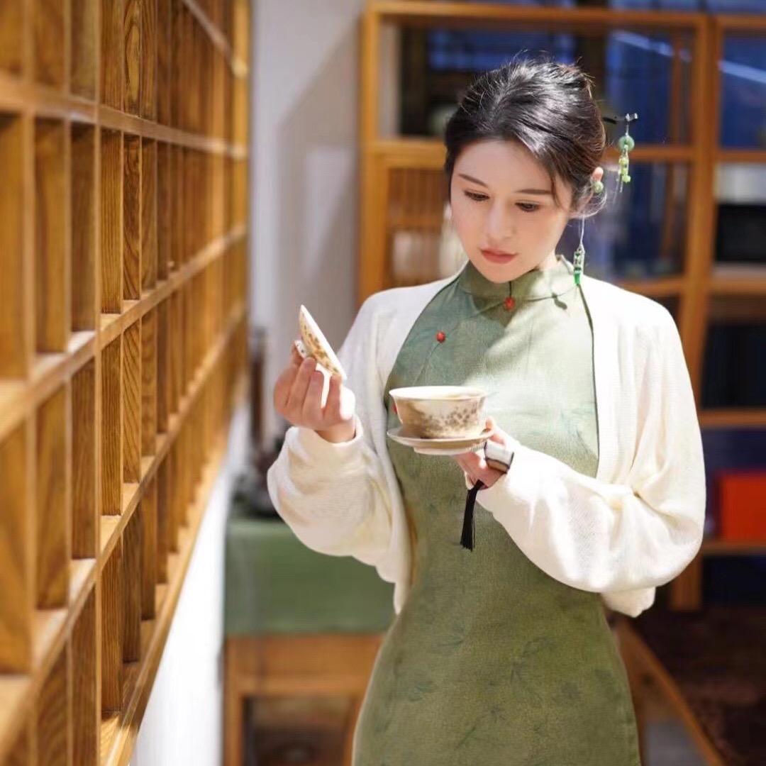 卖葱油拌面酱的苏苏