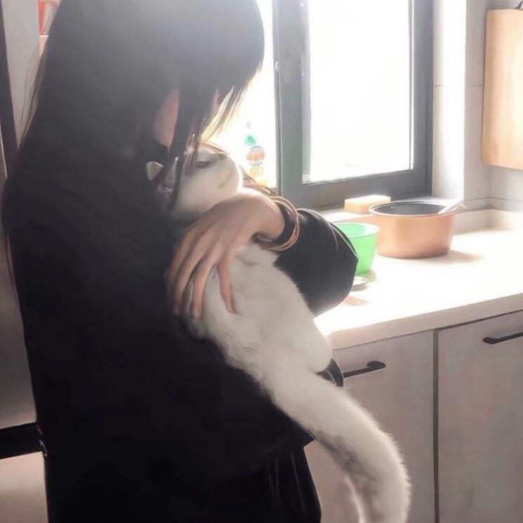 没睡醒妮