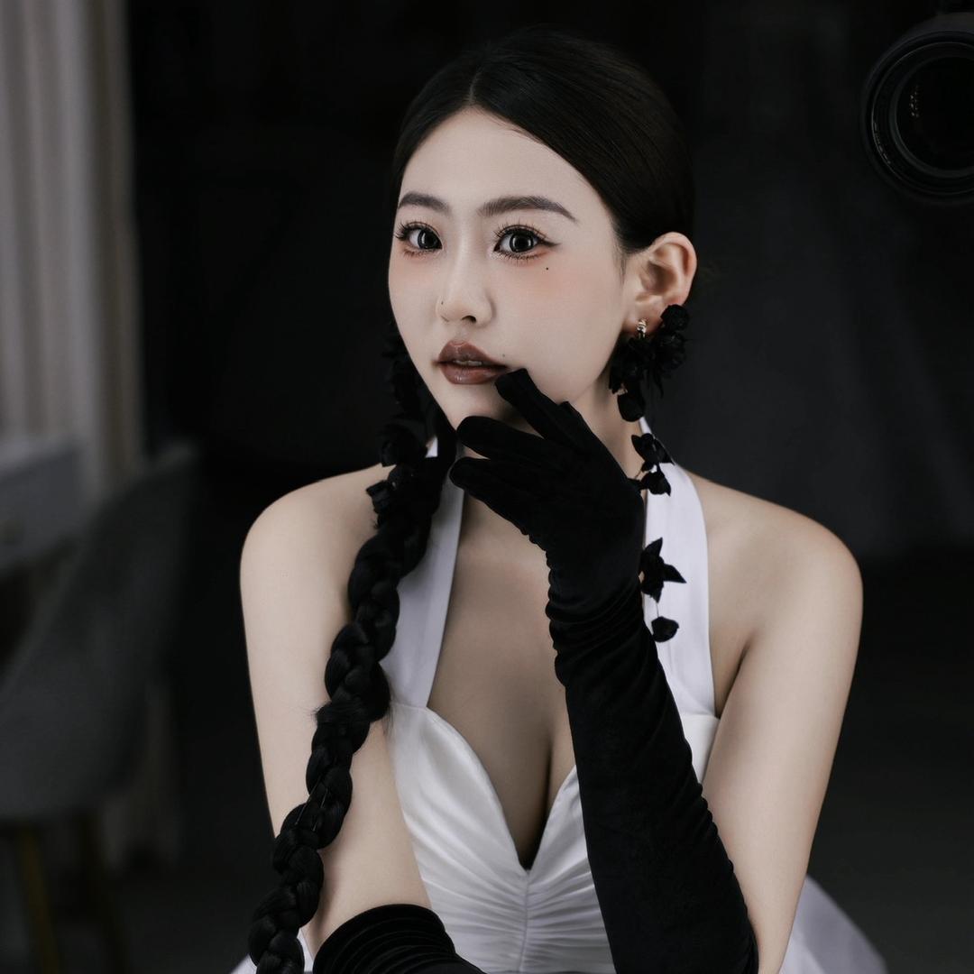 臻爱化妆师-甜甜