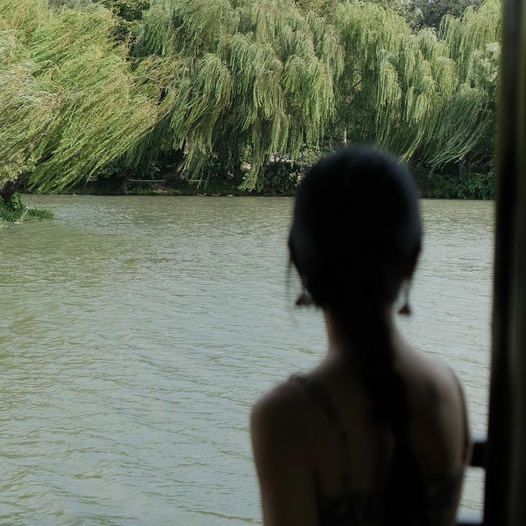 宋宋爱吃水蜜桃