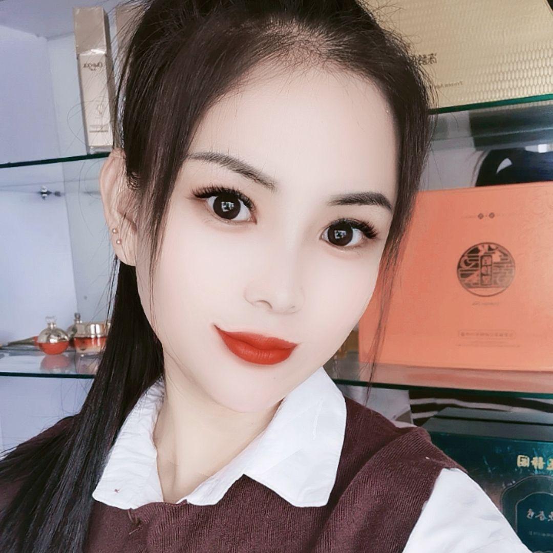 小薇吖