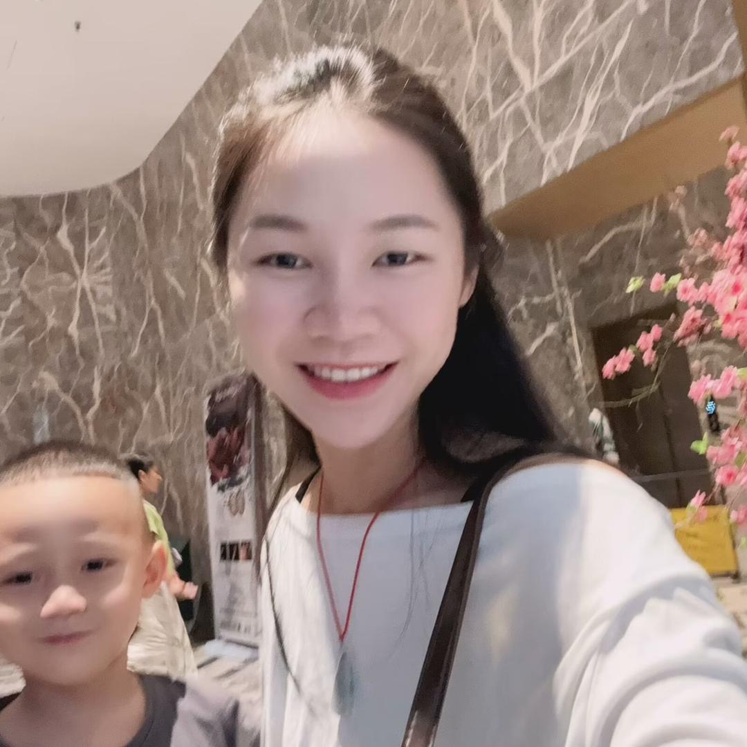 罗定90后宝妈·周周