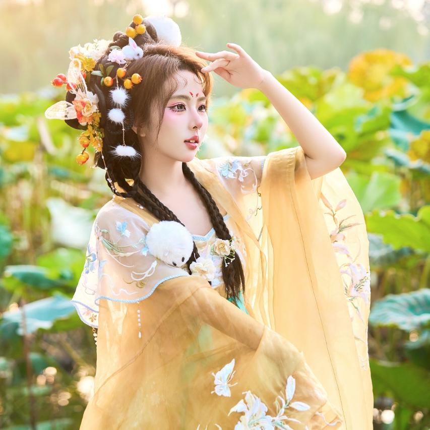 苏州汉服簪花旗袍海棠花摄影