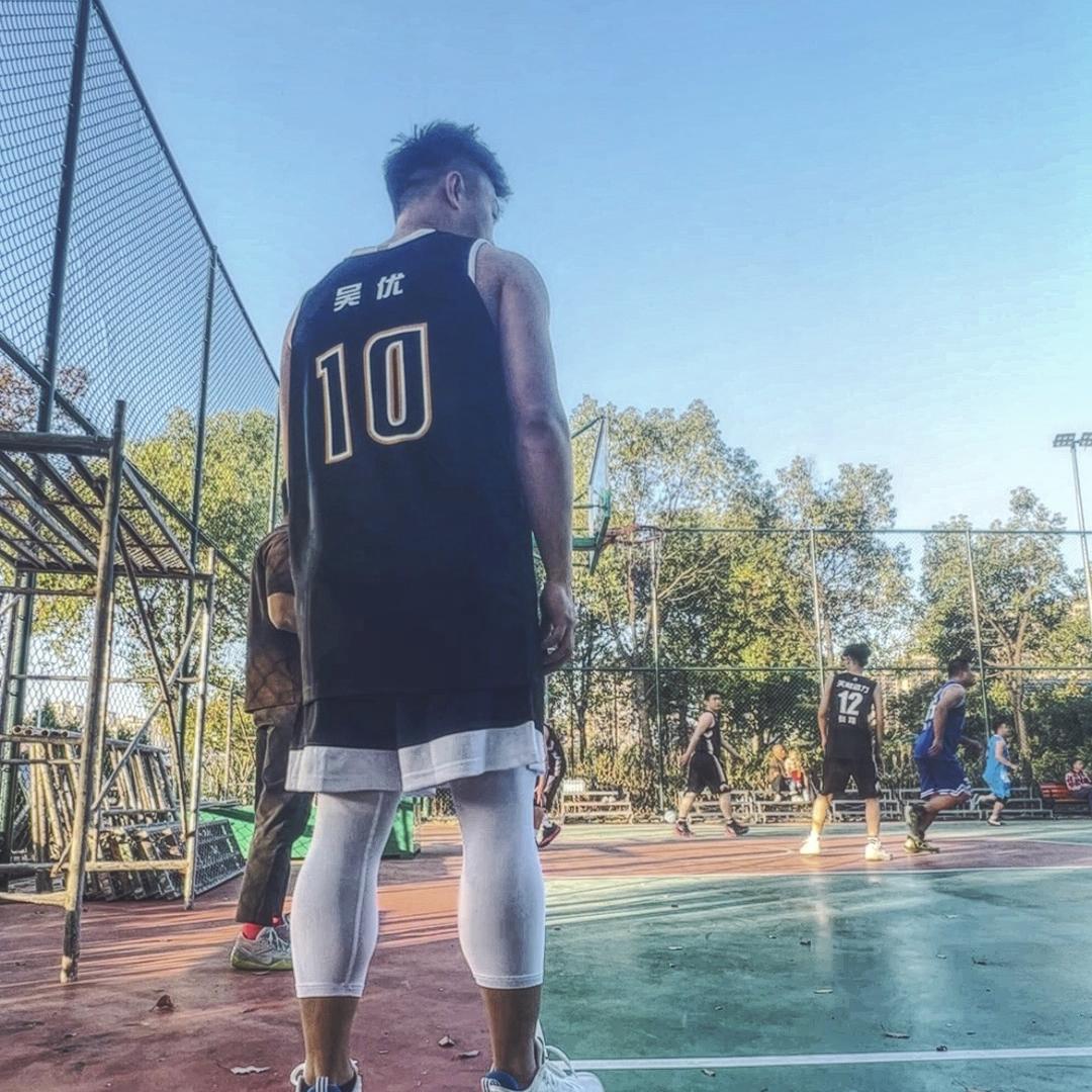 篮球体育吴教练