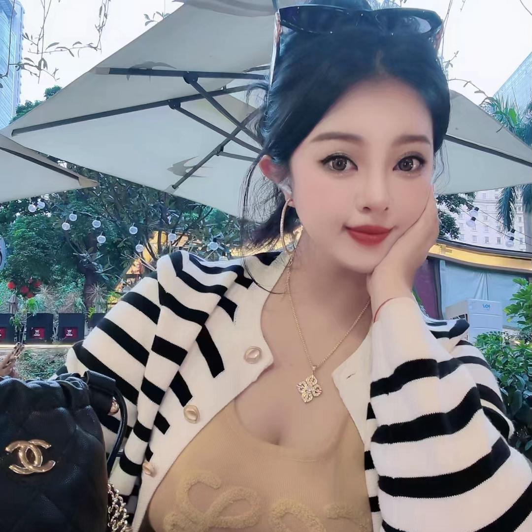 乐乐真皮女包