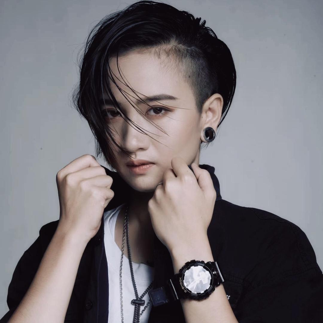 被吉他弹的修黄