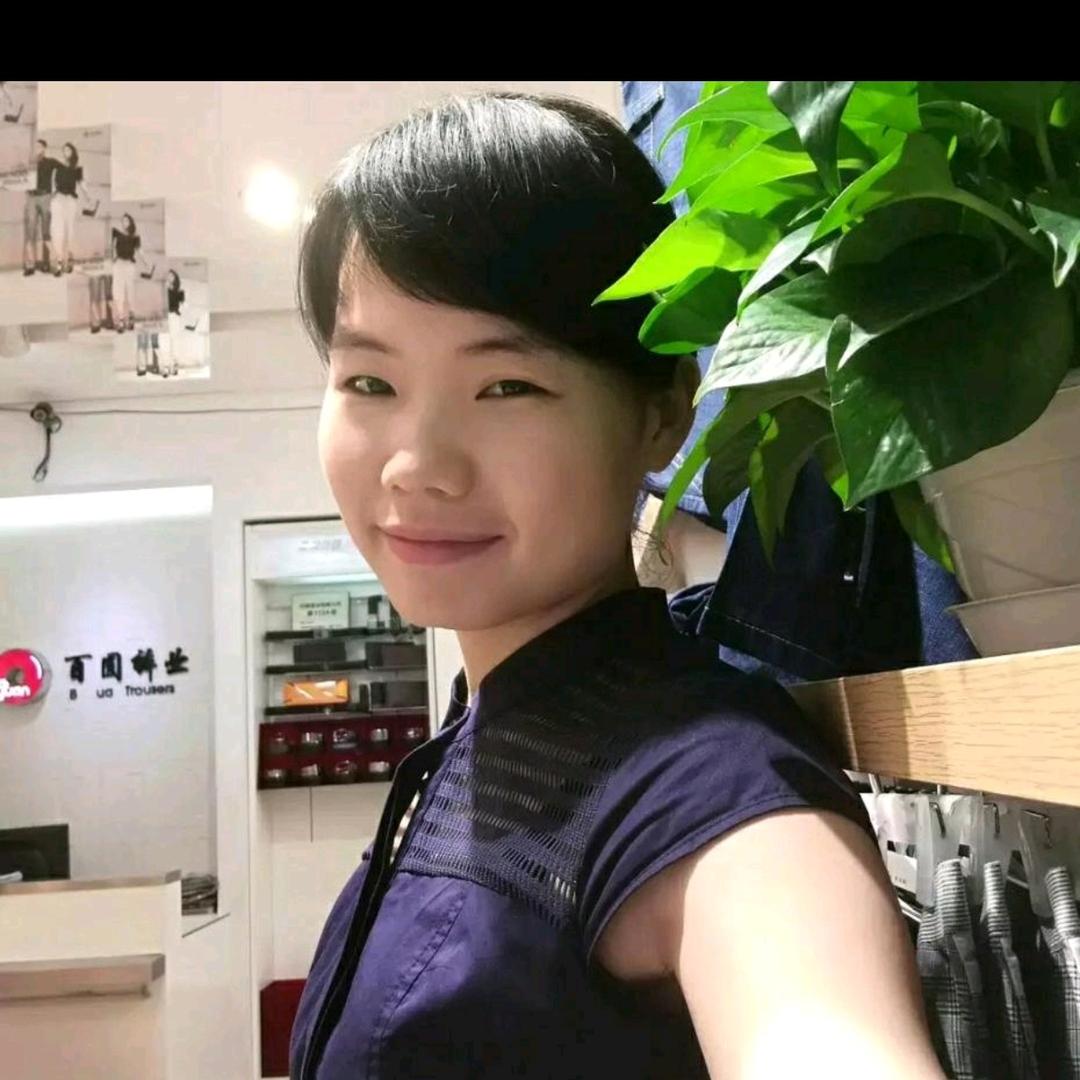 四平电器吾悦广场店小车