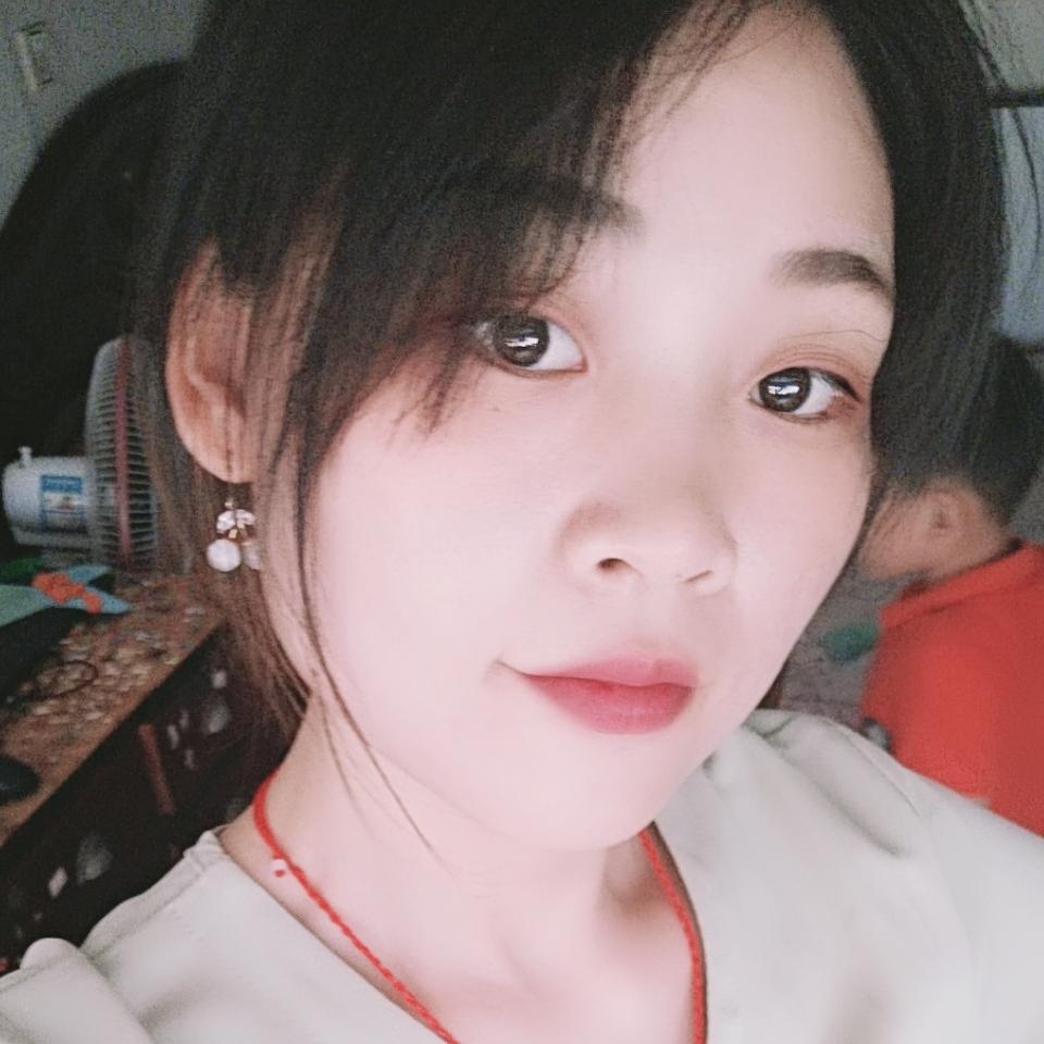 爱吃糖的小松鼠