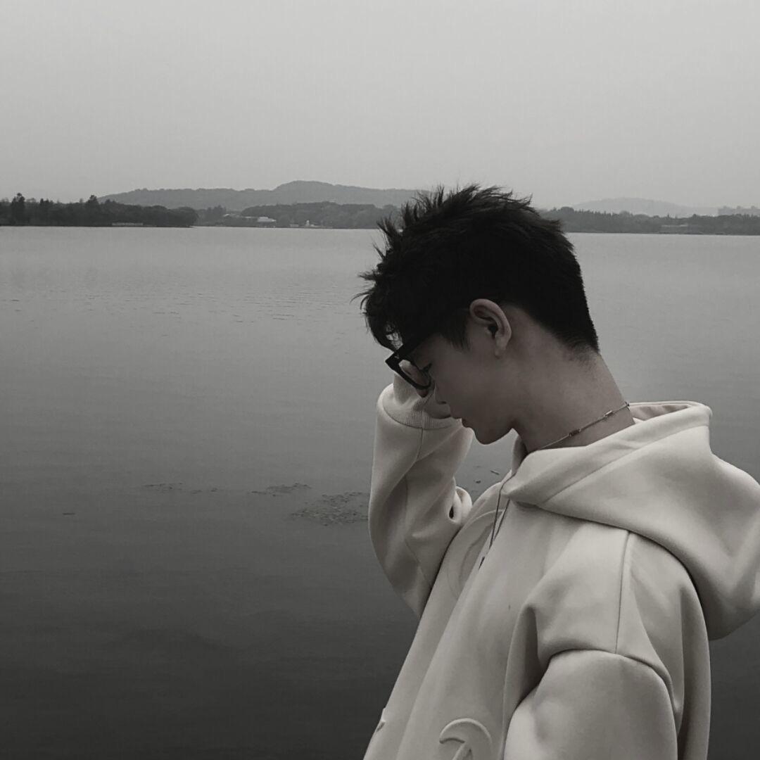 麟羽（苏州专注发型设计）