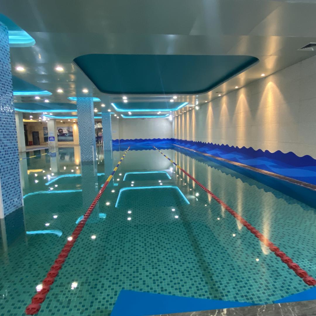 万泓体育枫露游泳馆老弟
