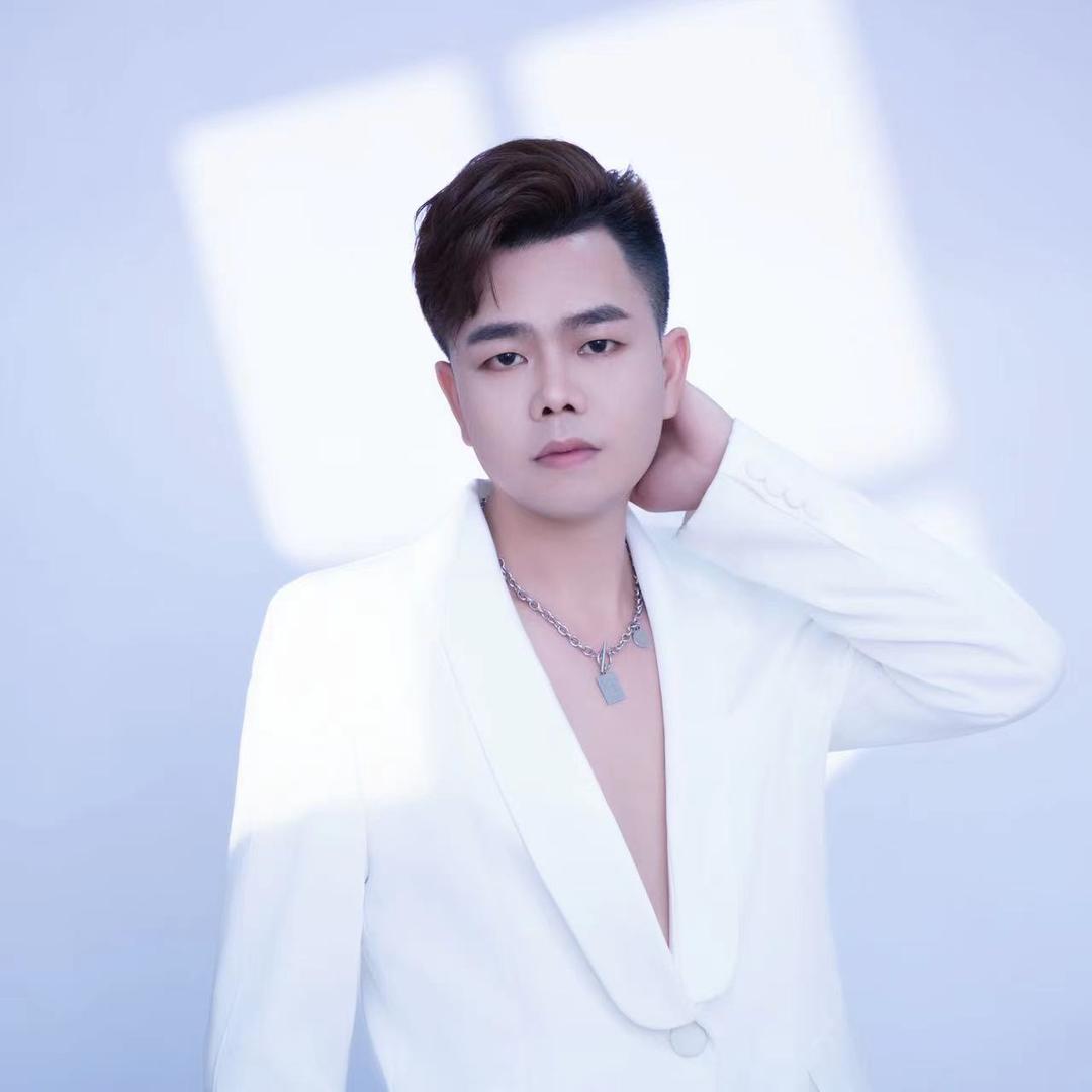小城桃桃💗