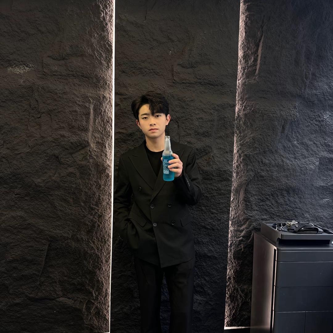 威宁理享   子谦设计发型