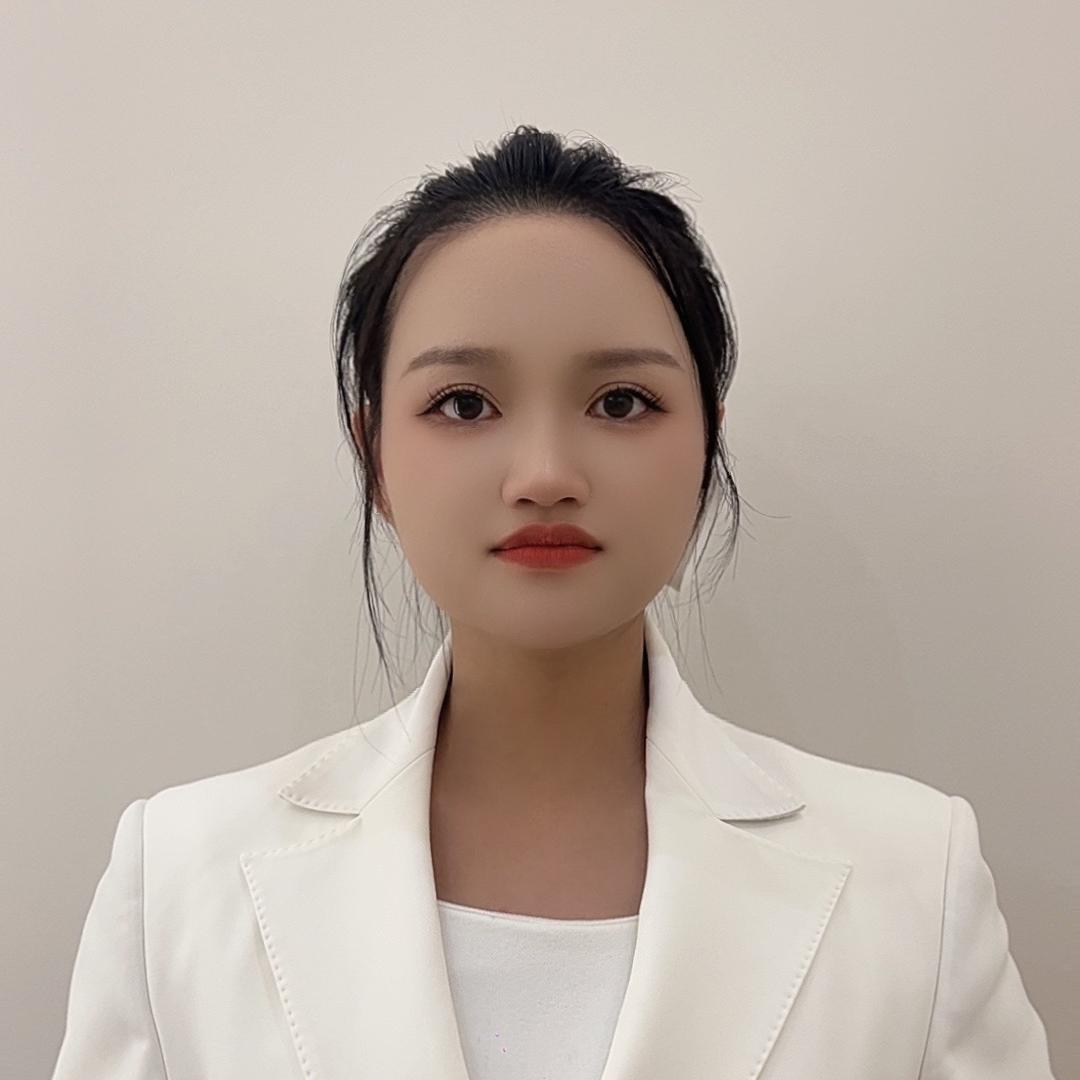 小潘在潢川做美容