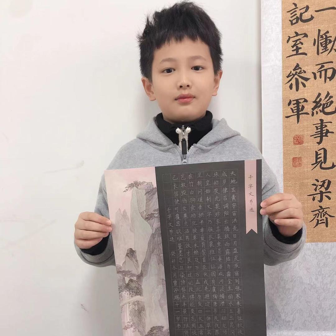 莱绅通灵柜姐❤️曾小屁麻麻