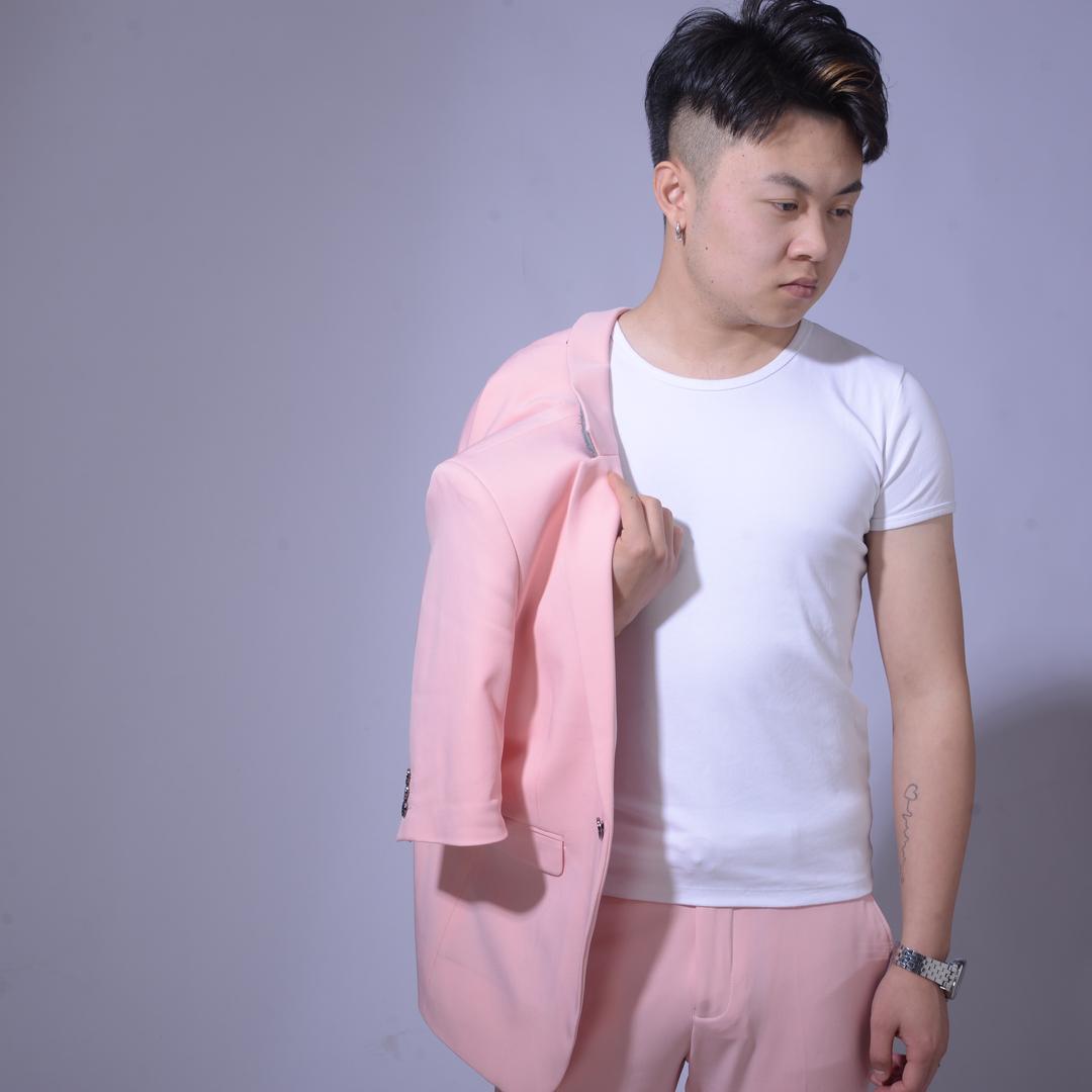 武威烫发小王子～俊杰