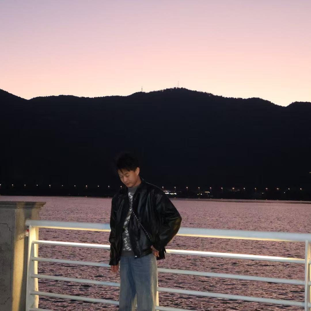 陆良芷间造型发型设计小峰