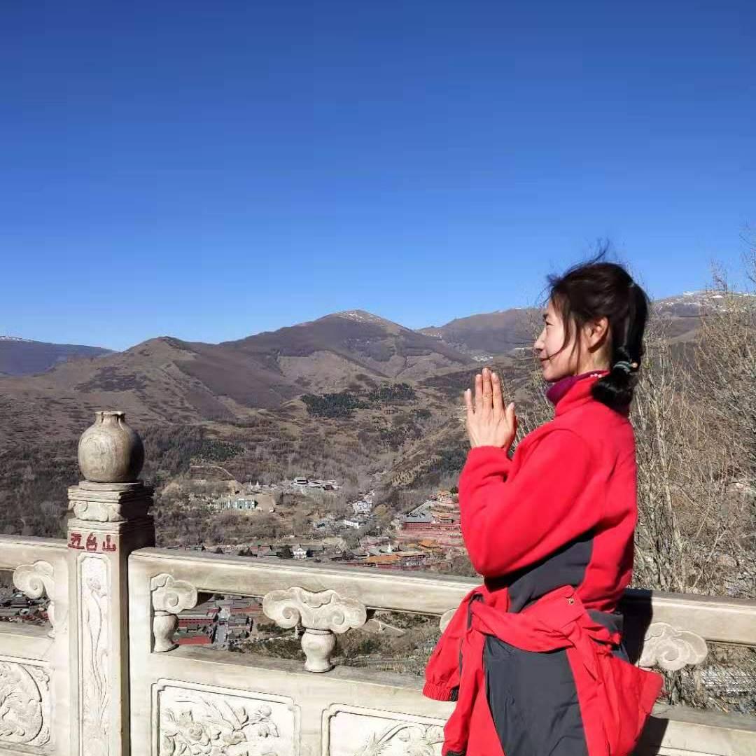 七彩.