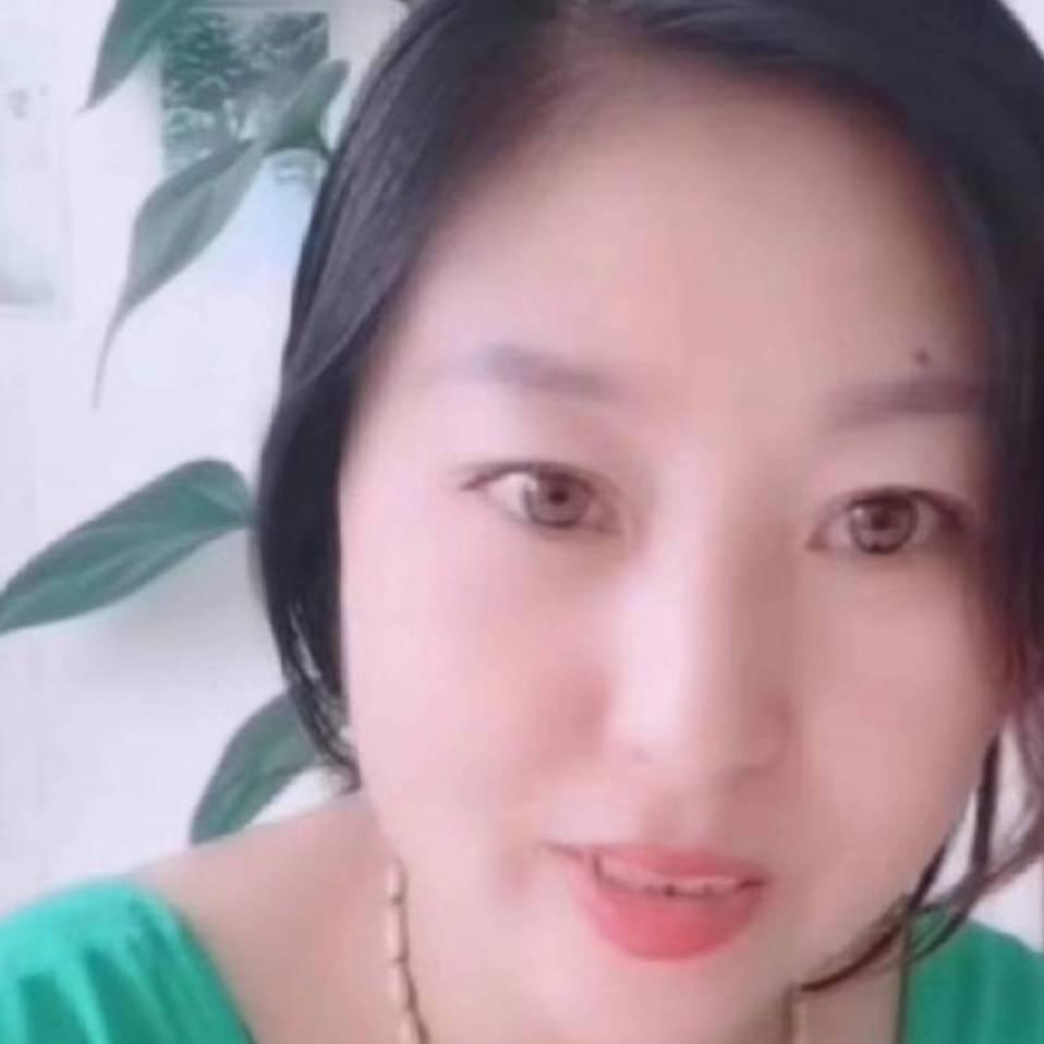 酒瓶子和大英子。