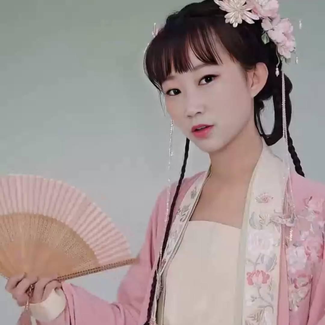 洛莃