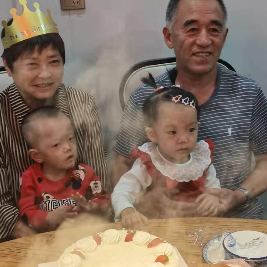 快乐龙凤宝贝