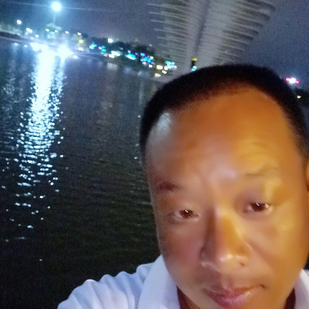 赵大伟。