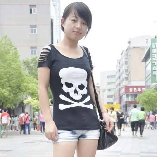摆摊创业小妹