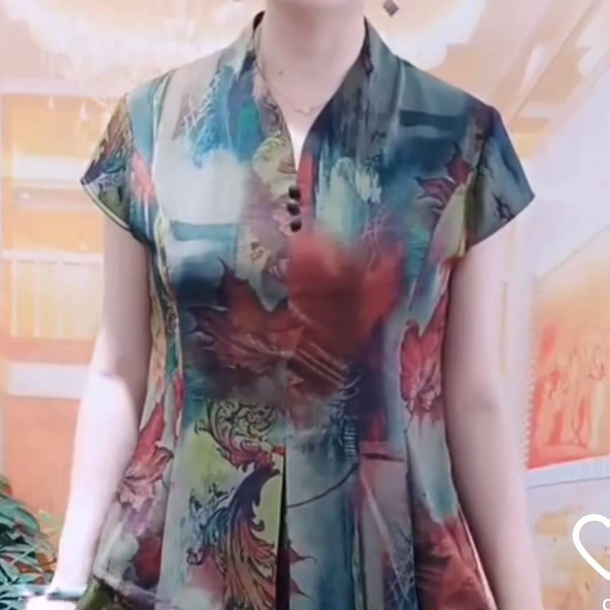 欣彩衣都服装店