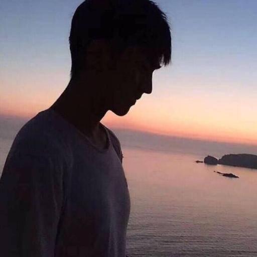 精神😲小伙