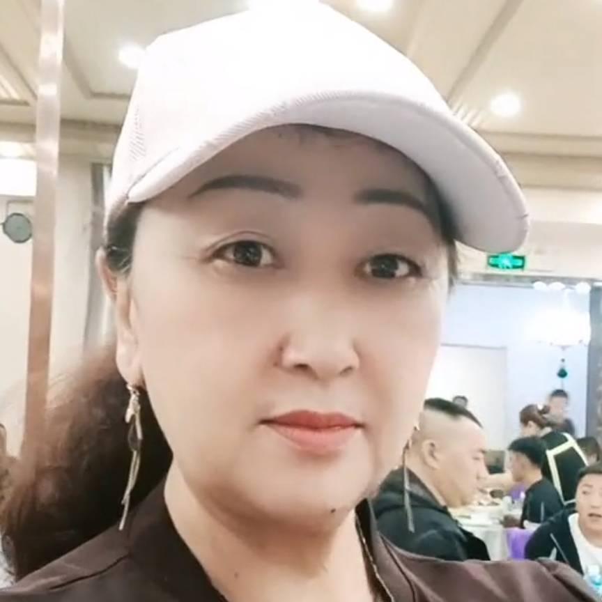 江边飘雾