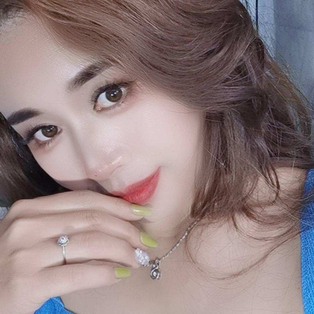 @伊♥️欣
