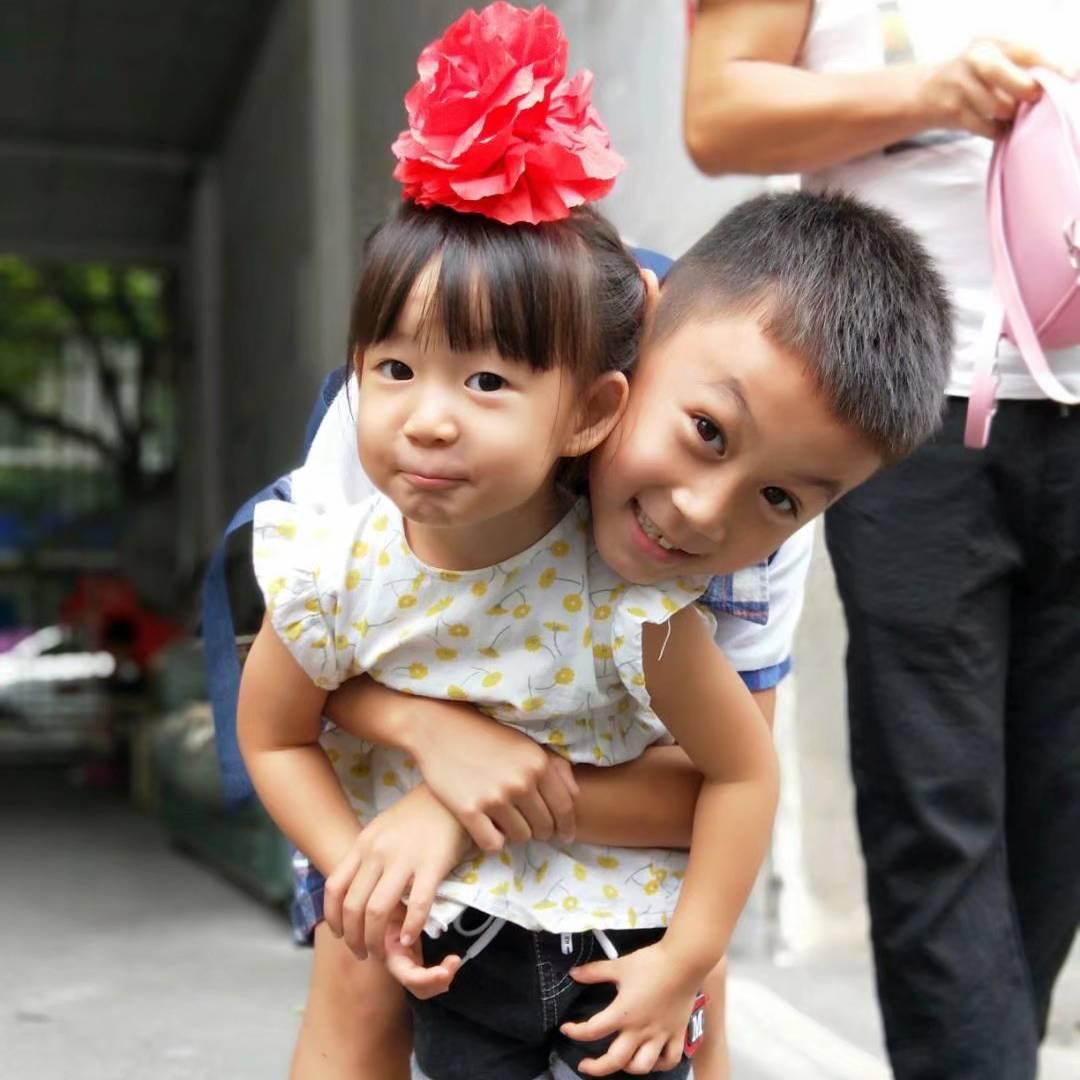 家有儿👦女👧💋