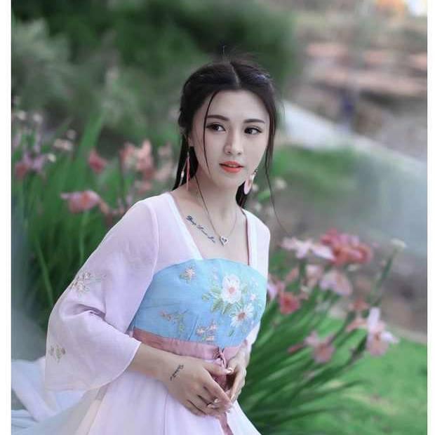 云想衣裳，🌸想容