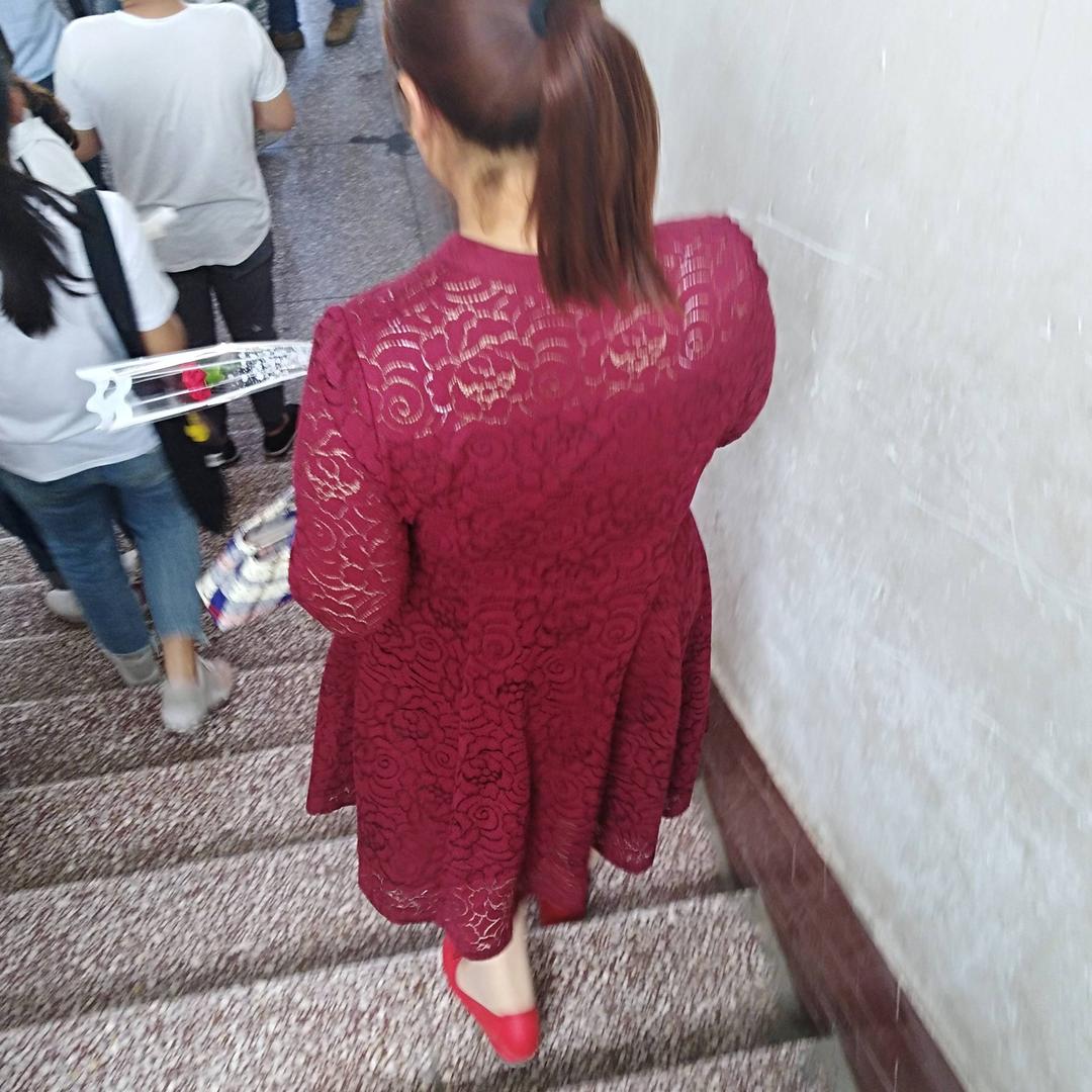 一片红叶飘四方