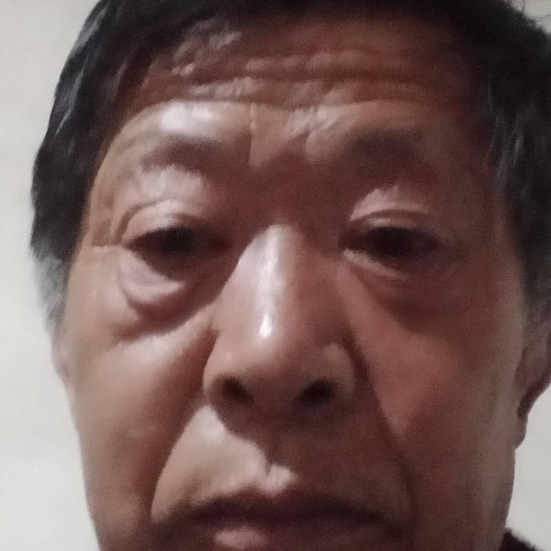 老农民姓何汉源