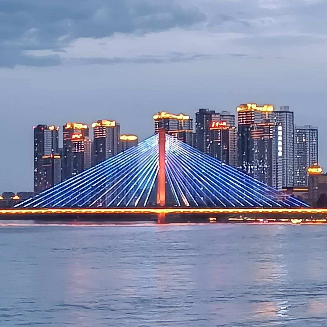 夜色迷人