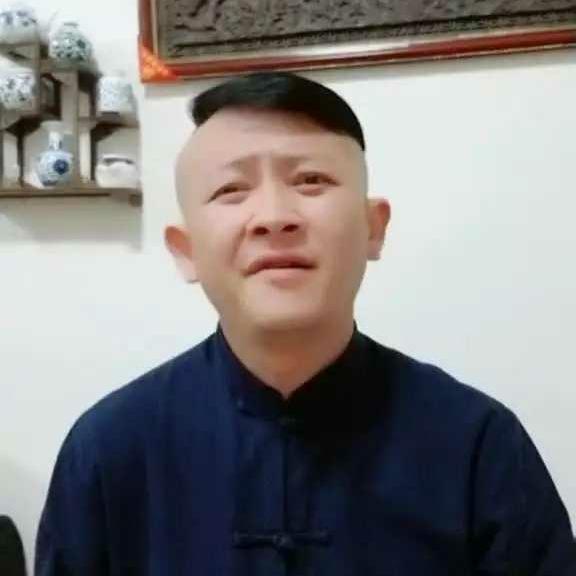 a秋信哥a