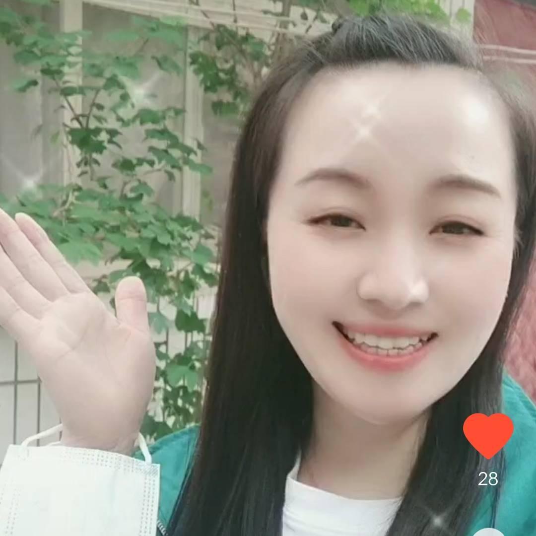 对口型的小姐姐