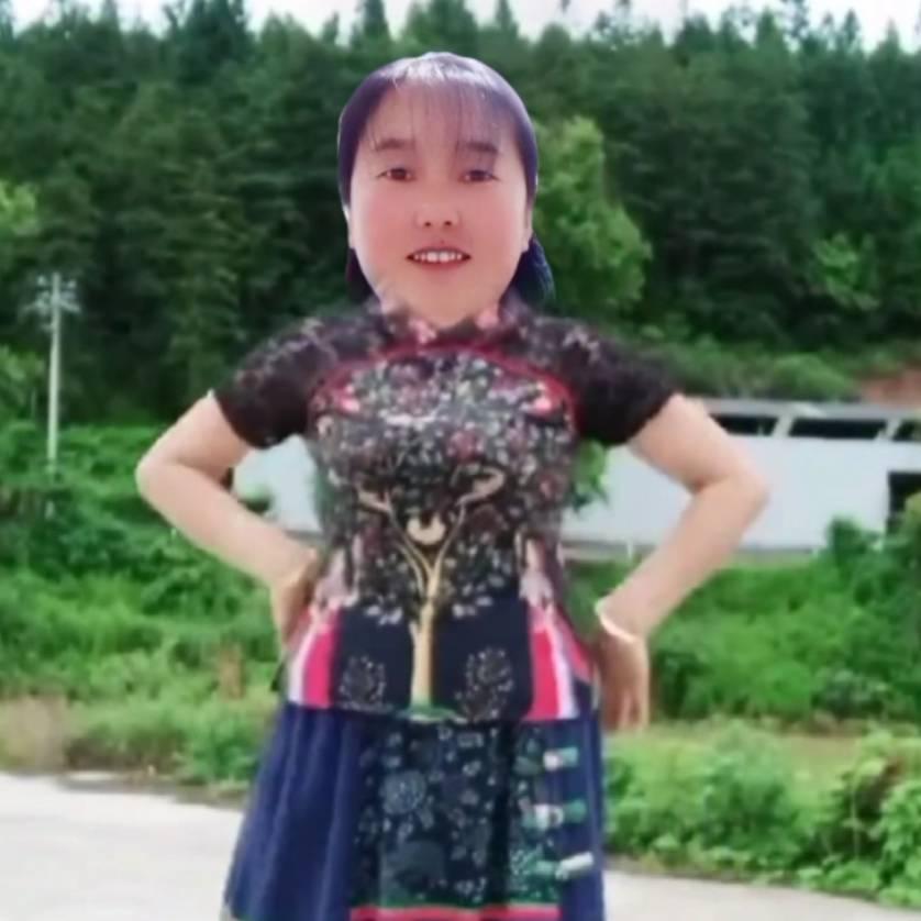 和睦门庭风光好，幸福一家万年长，