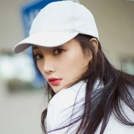 美 唯 娜 白