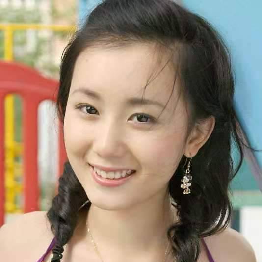 眉眼似有笑