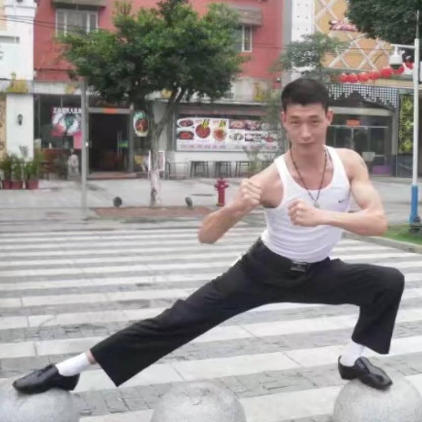 缺心眼的傻大个