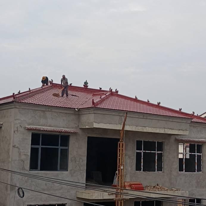 销售景德镇琉璃瓦、配件等，专业施工团队。