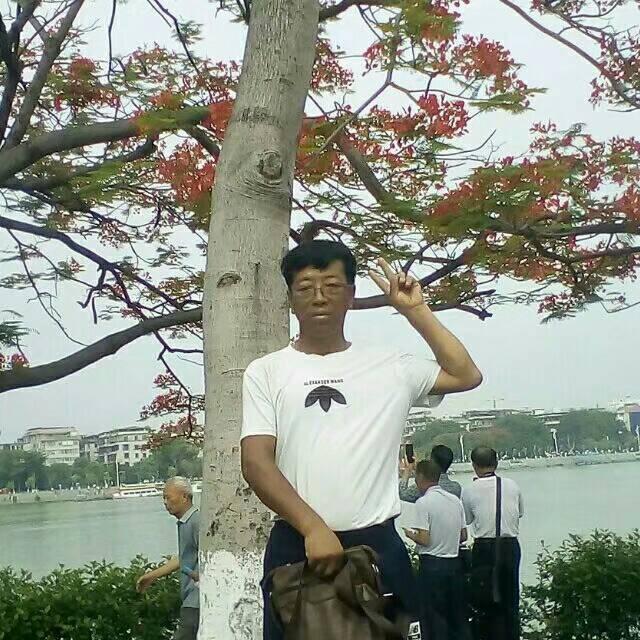 大屯子，龙哥