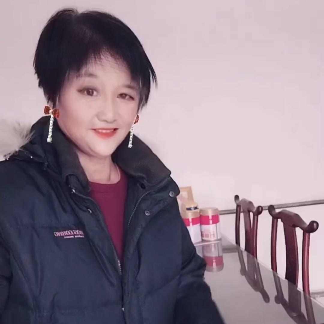 快乐的奶奶自拍